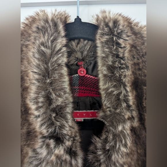 ES Style Wool Blend Mini Dress With Removable Faux Fur Collar - Picture 3 of 8